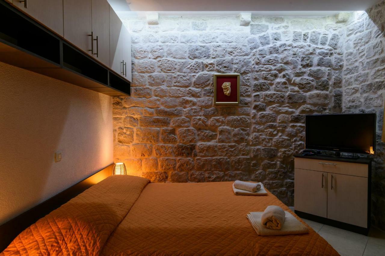 Apartments Dora -Free Parking Trogir Exterior foto